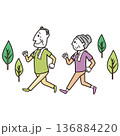老夫婦が屋外でランニングをしている 136884220