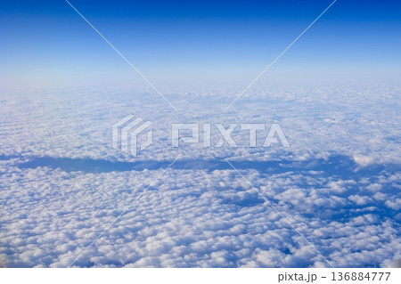 飛行機から見た風景 136884777