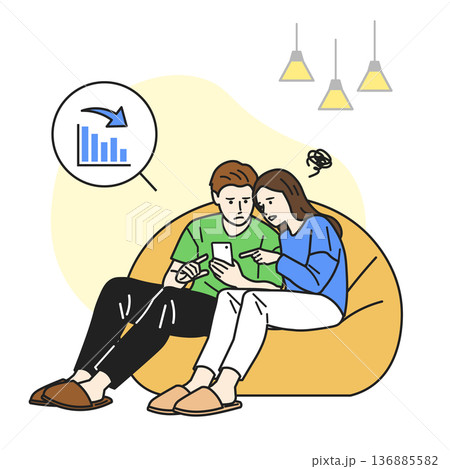 スマホで損をしているカップル 136885582