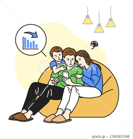 スマホで損をしている家族 136885596