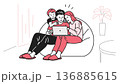 パソコンをしている家族 136885615