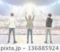 ボーイズアイドルグループのライブパフォーマンスと光り輝くファンライト 136885924