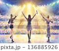 ガールズアイドルグループのライブパフォーマンスと光り輝くファンライト 136885926