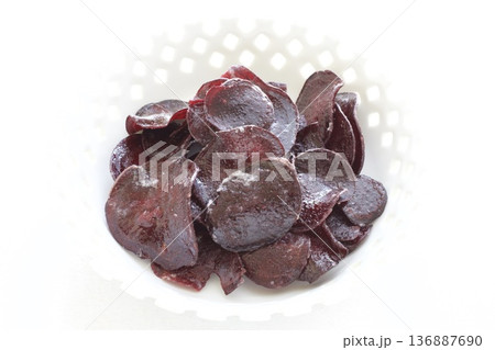 紫芋チップス 136887690