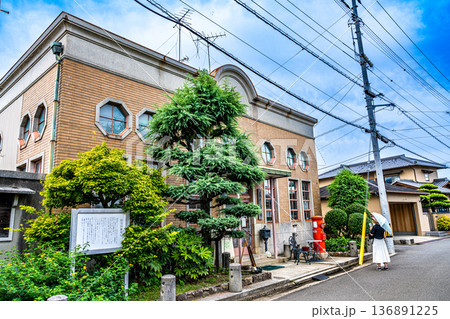 初秋の引田の街並み 旧引田郵便局の建物2 香川県東かがわ市 初秋の引田の街並み 旧引田郵便局の建物2 香川県東かがわ市 136891225