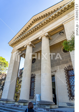 大原美術館 本館 倉敷美観地区観光(白壁の蔵屋敷、なまこ壁、柳並木などのレトロモダンな街並み) 大原美術館 本館 倉敷美観地区観光(白壁の蔵屋敷、なまこ壁、柳並木などのレトロモダンな街並み) 136891717