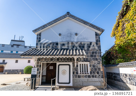 大原美術館　東洋館　倉敷美観地区観光（白壁の蔵屋敷、なまこ壁、柳並木などのレトロモダンな街並み） 136891721