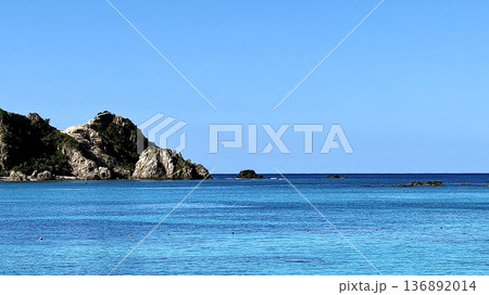 沖縄県慶良間諸島渡嘉敷島の阿波連ビーチ 136892014