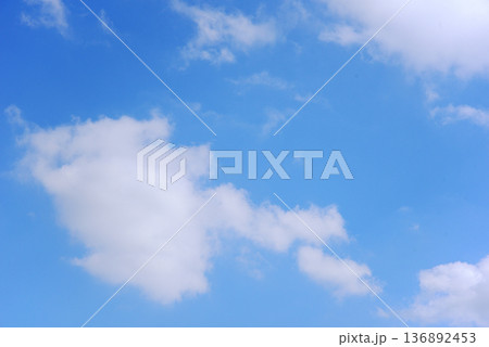 空　青空　背景素材　 136892453