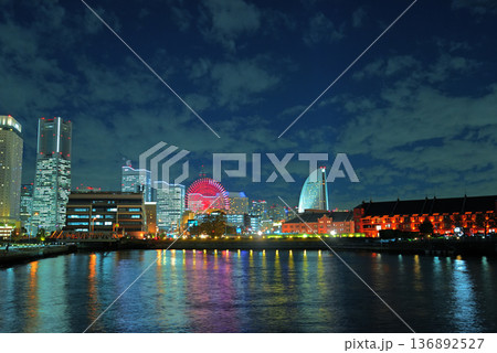 横浜みなとみらい　夜景 136892527