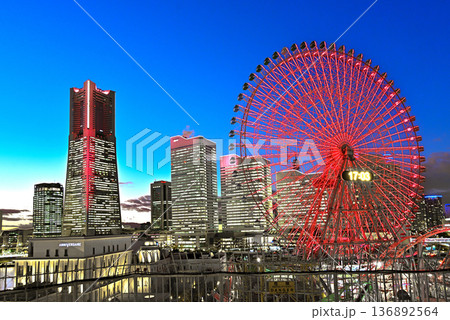 横浜みなとみらい　夜景 136892564