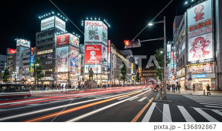 日本の都市部の夜景 136892867