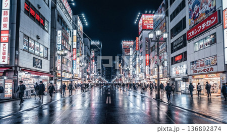 日本の都市部の夜景 136892874