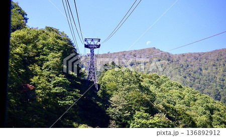 新潟県湯沢町の秋のかぐらスキー場 新潟県湯沢町の秋のかぐらスキー場 136892912
