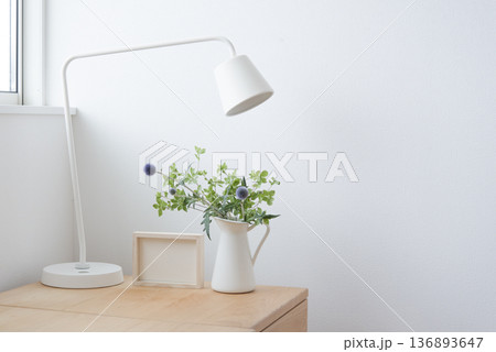 観葉植物のある部屋 136893647