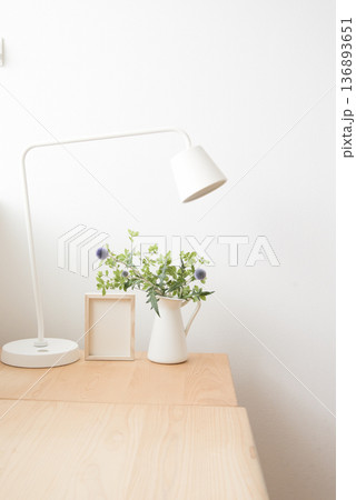 一人暮らし 観葉植物のある部屋 一人暮らし 観葉植物のある部屋 136893651