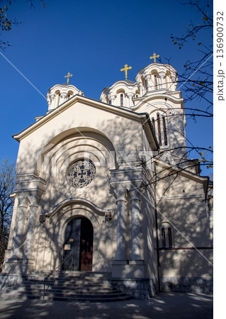 スロベニアの首都リュブリャナの都心風景 136900732