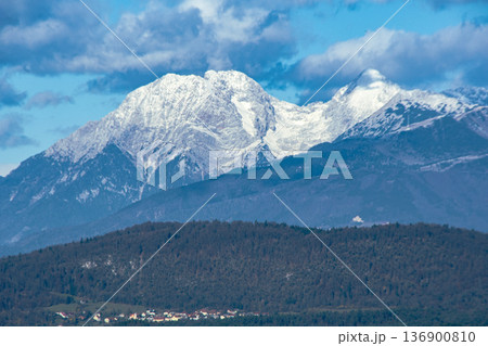 スロベニアの首都リュブリャナの都心風景 スロベニアの首都リュブリャナの都心風景 136900810