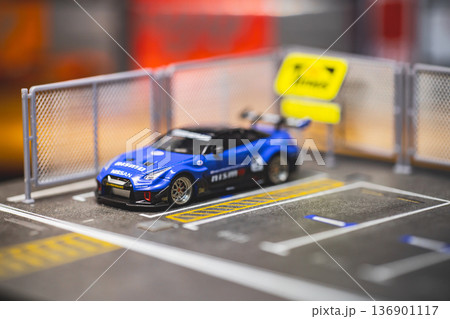 台湾 モデルカー おもちゃの車 136901117