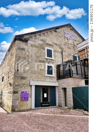 小樽市指定歴史的建造物 第51号　旧高橋倉庫 136901176