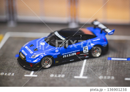 台湾 モデルカー おもちゃの車 136901238