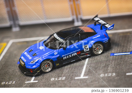 台湾 モデルカー おもちゃの車 136901239