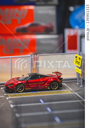 台湾 モデルカー おもちゃの車 136901315