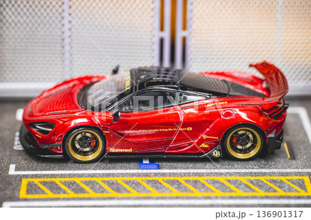 台湾 モデルカー おもちゃの車 136901317