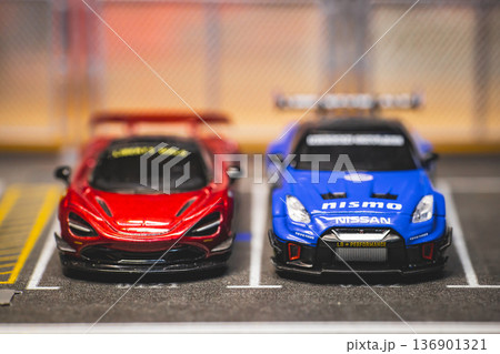 台湾 モデルカー おもちゃの車 136901321