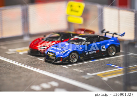 台湾 モデルカー おもちゃの車 136901327