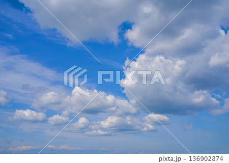 青空と雲 青空と雲 136902874