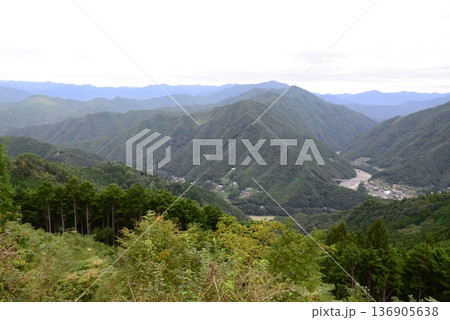 十津川村の眺望(奈良県十津川村) 十津川村の眺望(奈良県十津川村) 136905638