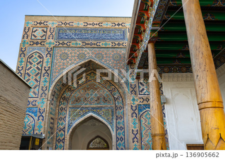 サマルカンドのシャーヒズィンダ廟群 136905662