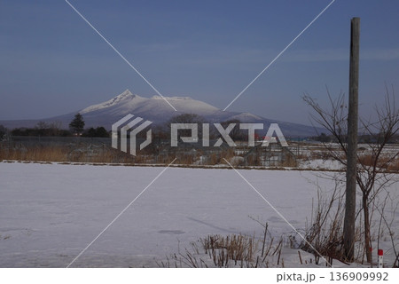 冬の駒ケ岳(北海道七飯町) 136909992