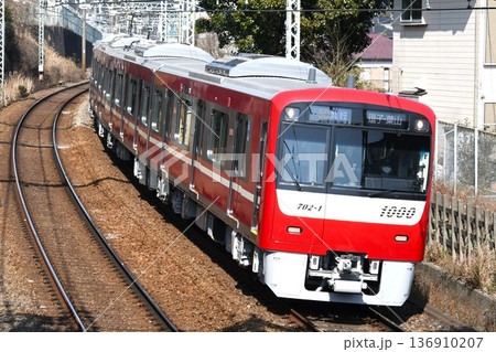 逗子・葉山へ向けて京急本線をゆく京浜急行電鉄1000形（1702編成） 136910207