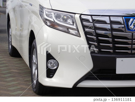 自動車イメージ 3代目トヨタアルファードのフロントマスク 自動車イメージ 3代目トヨタアルファードのフロントマスク 136911181