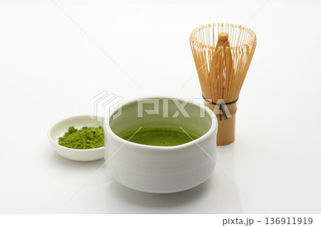 抹茶　白背景イメージ 136911919