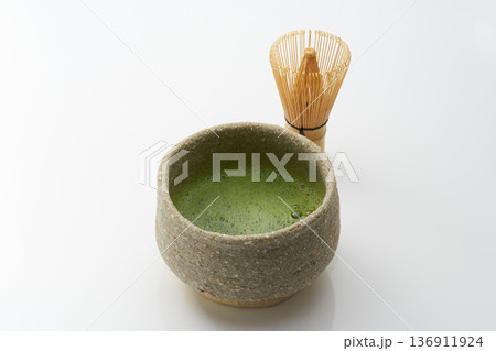 抹茶　白背景イメージ 136911924
