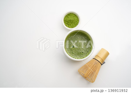抹茶　白背景イメージ 136911932