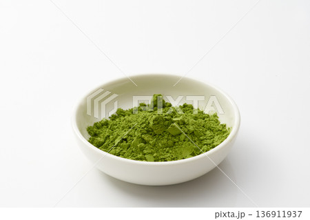 抹茶　白背景イメージ 136911937