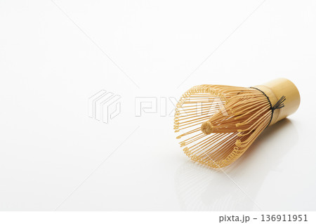抹茶　白背景イメージ 136911951