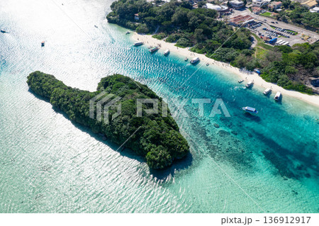 石垣島川平湾（ドローンによる空撮） 136912917