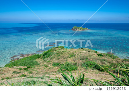 石垣島最北端平久保崎灯台 石垣島最北端平久保崎灯台 136912938