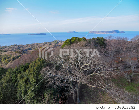 海に浮かぶ萩六島村 136913282