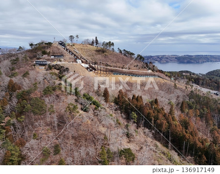 工事中の気仙沼市の亀山 空撮 工事中の気仙沼市の亀山 空撮 136917149