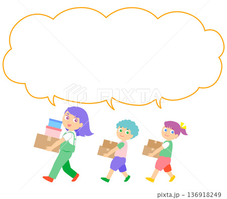 女性と二人の子どもが荷物を運ぶイラスト吹き出し付き 136918249