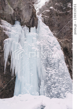 奥日光 庵滝の氷爆 奥日光 庵滝の氷爆 136919331