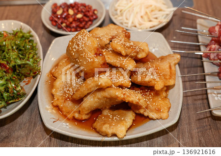 Sweet and Sour Pork (Tangsuyuk) Sweet and Sour Pork (Tangsuyuk) 136921616