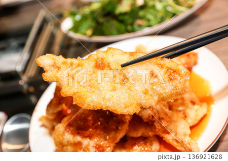 Sweet and Sour Pork (Tangsuyuk) Sweet and Sour Pork (Tangsuyuk) 136921628