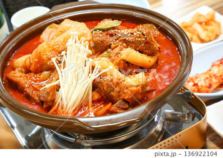Braised Kimchi With Soft Pork Braised Kimchi With Soft Pork 136922104